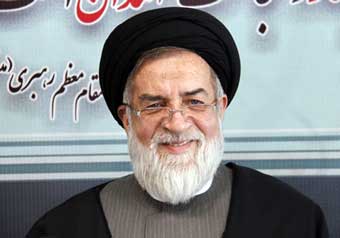 دیدار رئیس بنیاد شهید کشور با عامری جانباز 70 درصد و خانواده شهید دوست محمدیان